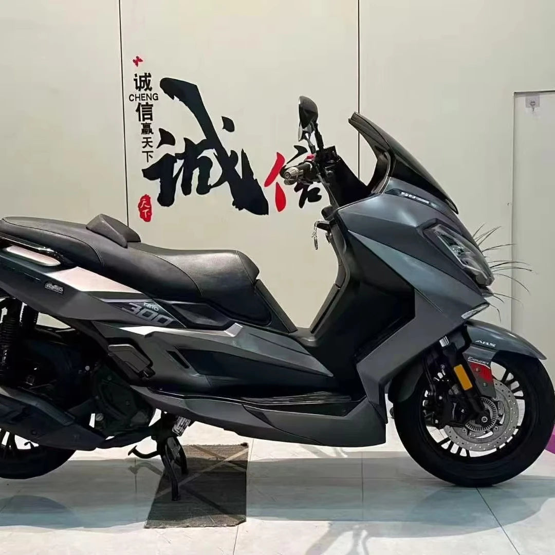 The Tai Rong Pathfinder TR300 Motorcycle Is Equipped with an ABS Braking System and a Super-large Liquid Crystal Instrument.
